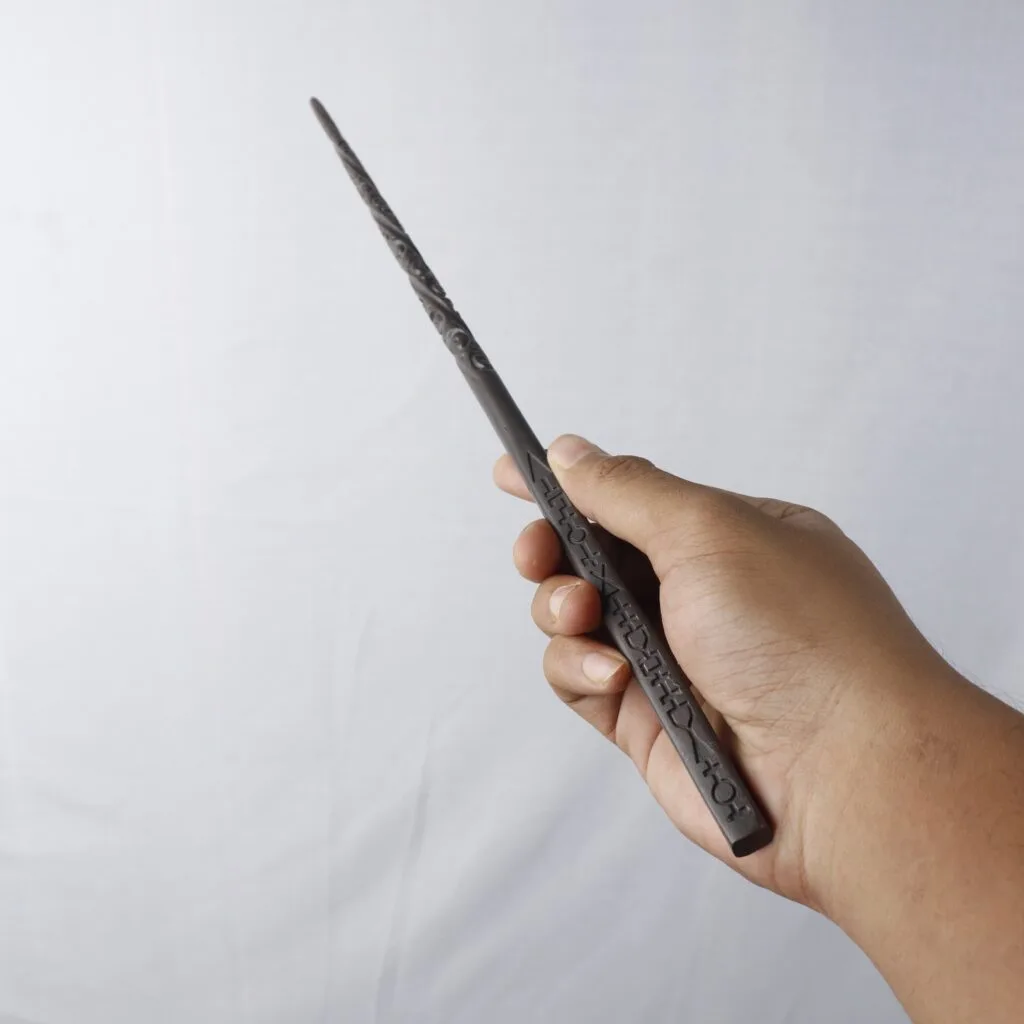 Sirius Black Wand in hand