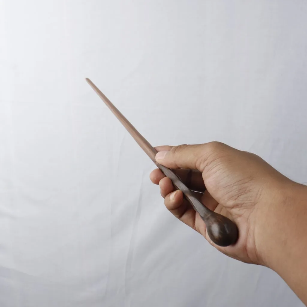 Remus Lupin Wand in hand