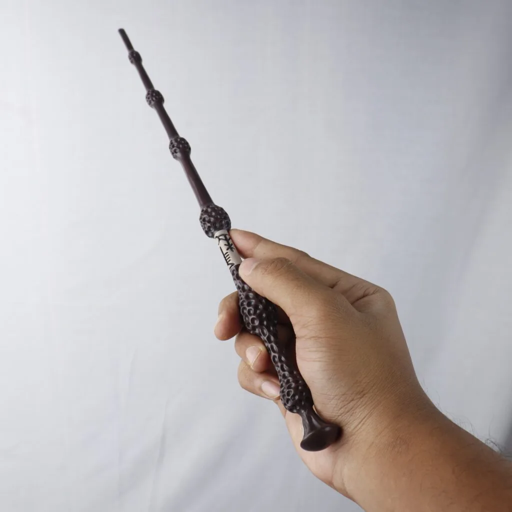 Regular Elder Wand in hand